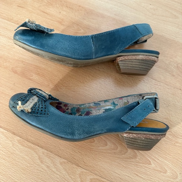 Blue leather Mjus block low heel sling back size 37 NWOT - Picture 2 of 9